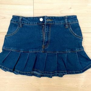 Cute Blue Pleated Jean Skirt Size Small